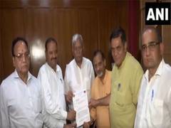 
      
      Delhi BJP MLAs meets Speaker, calls for special session over incr
      
      