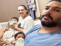 
      
      Hazel Keech, Yuvraj Singh drop pics from daughter's 1st B'day
      
      