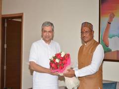 
      
      Chhattisgarh CM Vishnu Deo Sai meets Railways Minister
      
      