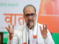 
      
      UP BJP chief meets PM Modi, briefs on organisational matters
      
      