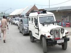 
      
      J&K: Fresh batch of pilgrims leaves for Amarnath shrine
      
      
