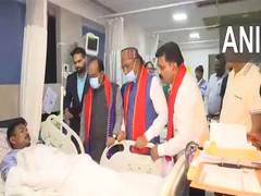 
      
      Chhattigarh CM, Dy CM meet four STF jawans injured in encounter
      
      