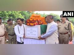 
      
      Chhattisgarh CM Vishnu Deo Sai pays tribute to STF jawan
      
      