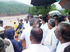 
      
      Karnataka CM Siddaramaiah took stock of situation in landslide-hi
      
      