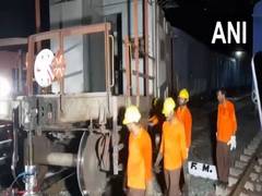 
      
      Guard bogie of goods train derails in WB's Ranaghat yard
      
      