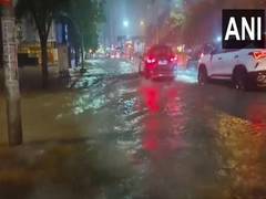 
      
      Gujarat: Heavy rains lash Surat, causing waterlogging
      
      