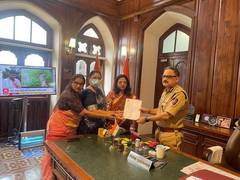 
      
      Shiv Sena files complaint with Mumbai Police again 'Bigg Boss 3'
      
      