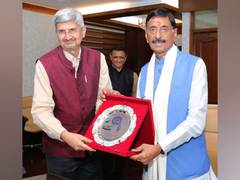 
      
      Raksha Rajya Mantri Sanjay Seth visits DRDO Bhawan
      
      