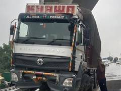 
      
      Delhi: Truck breakdown at Mayapuri Flyover affects traffic
      
      