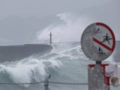 
      
      Typhoon Gaemi leaves 3 dead, 227 injured as it approaches Taiwan
      
      