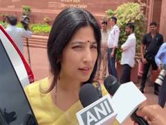 
      
      Politics and budget are interrelated: Samajwadi Party MP Dimple 
      
      