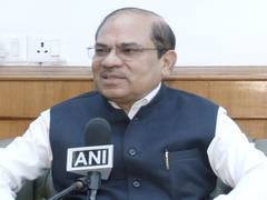 
      
      Duty cut on gold, silver, mobile phones aimed at boosting exports
      
      