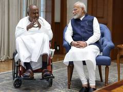 
      
      PM Modi meets former PM HD Devegowda
      
      