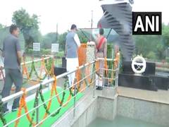 
      
      MP CM Mohan Yadav pays tribute to heroes of Kargil war amid rain 
      
      