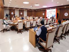 
      
      PM Modi's two-day long meet with BJP-ruled states CMs commences i
      
      