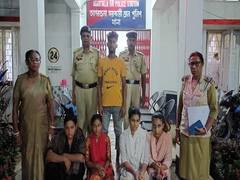 
      
      Tripura: 4 Bangladeshi nationals, 1 Indian tout arrested 
      
      
