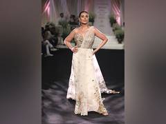 
      
      ICW: Lisa Ray opens Rahul Mishra’s show on ‘Afreen Afreen' song
      
      