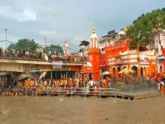 
      
      Devotees throng Lord Shiva temples on second 'Sawan Somwar'
      
      