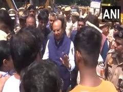 
      
      Delhi coaching centre flooding: LG meets protesting students
      
      