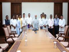 
      
      PM Modi meets BJP MPs from West Bengal
      
      