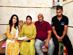 
      
      Amruta Fadnavis meets family of Worli hit-and-run case deceased 
      
      