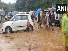
      
      Kerala landslides: Ezhimala Naval Base team to assist in rescue
      
      