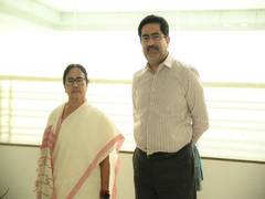 
      
      Kumar Mangalam Birla meets CM Mamata to explore opportunities
      
      