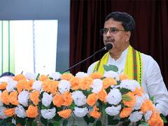 
      
      Tripura CM Saha congratulates Manu Bhaker and Sarabjot Singh
      
      