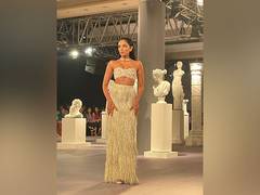 
      
      ICW: Sobhita makes heads turn at Rimzim Dadu's show
      
      