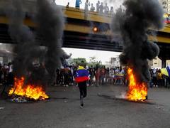 
      
      Venezuela: Protests intensify as Opposition disputes vote results
      
      
