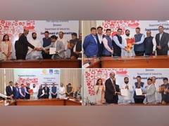 
      
      Toyota Kirloskar pledges Rs 20000 crore investment in Maharashtra
      
      