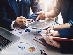 
      
      How to Choose Right Financial Analysis Course for Career Goals?
      
      