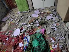 
      
      Maharashtra: Plaster from house ceiling fell on two in Thane 
      
      