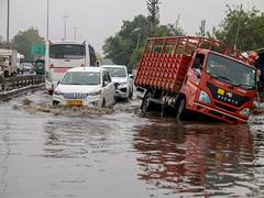 
      
      Delhi Traffic police receives around 50 calls of waterlogging
      
      