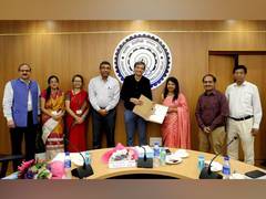 
      
            IIT Delhi transfers indigenous healthcare technologies to i
      
      