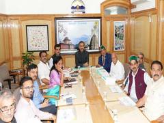 
      
      HP govt to strengthen resources in medical colleges of state
      
      