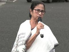 
      
      West Bengal floods: Mamata Banerjee points finger at Jharkhand
      
      