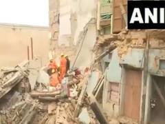 
      
      Two houses collapse in Varanasi; one dead and eight rescued 
      
      