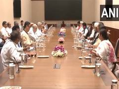
      
      LoP Rahul Gandhi, other Opposition leaders attend all-party meet
      
      