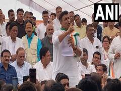 
      
      MP: Congress leaders hold protest against scams in Indore
      
      