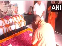 
      
      UP CM pays tribute at Paramhans Ramchandra Das Maharaj site
      
      