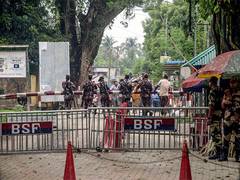 
      
      BSF reviews security situation along Indo-Bangladesh border area
      
      