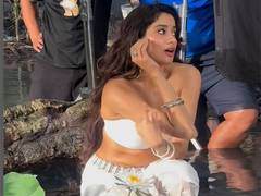 
      
      Janhvi Kapoor shares BTS video from upcoming film ‘Devara’
      
      