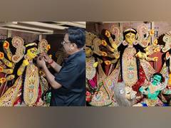 
      
      Kolkata's Kumartuli: Ma Durga idols ready to go abroad
      
      