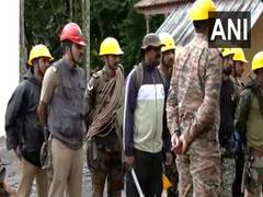 
      
      Wayanad landslides: Army, SOG, forest officials conduct search op
      
      