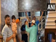 
      
      Families call India hockey players to celebrate bronze medal triu
      
      
