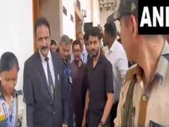 
      
      Aamir Khan, Kiran Rao visit SC for 'Laapata Ladies' screening
      
      