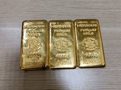 
      
      DRI busts gold smuggling syndicate in Lucknow; six held with 10kg
      
      