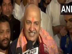 
      
      Manish Sisodia offers prayer at Hanuman Temple in Connaught Place
      
      