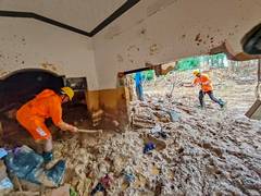 
      
      Central govt deploys over 1200 personnel of NDRF, Army in Wayanad
      
      